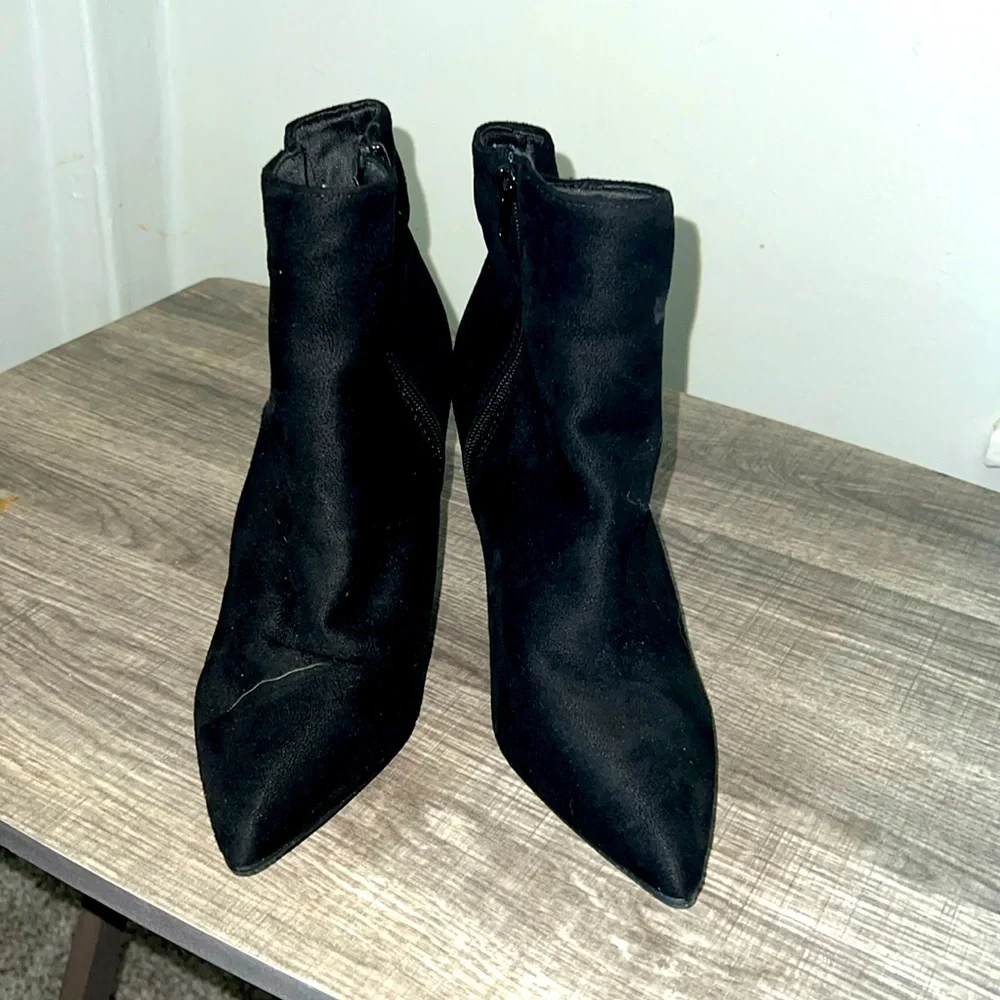 Rouge  Ready faux suede black booties, black size 9 zipper side 3 inch heel - Picture 2 of 8